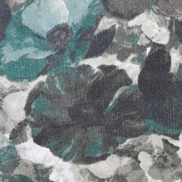 Larry Levine Cotton Camo Floral Low Rise Tapered Crop Pants Tan Green Sz 8 - Picture 4 of 8